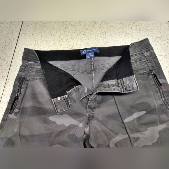 Democracy Absolution Camo Jean 16 - Picture 2 of 4